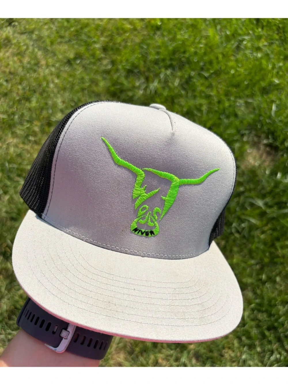 West River light grey and green hat